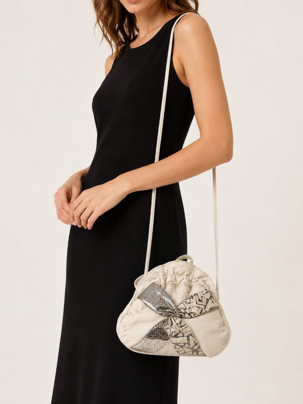 80s White Leather Pouch Shoulder Bag w Silver Snake & Pattern Criss Cross